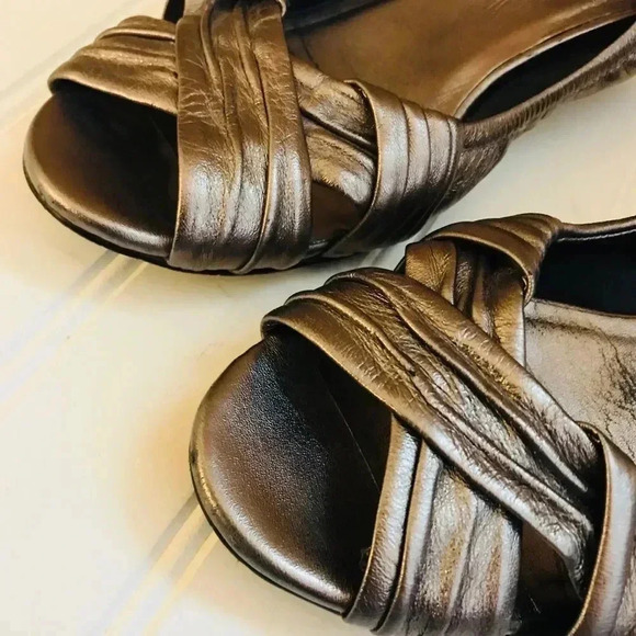 Cole Haan Metallic Nike Air Leather Wedges - Picture 6 of 7